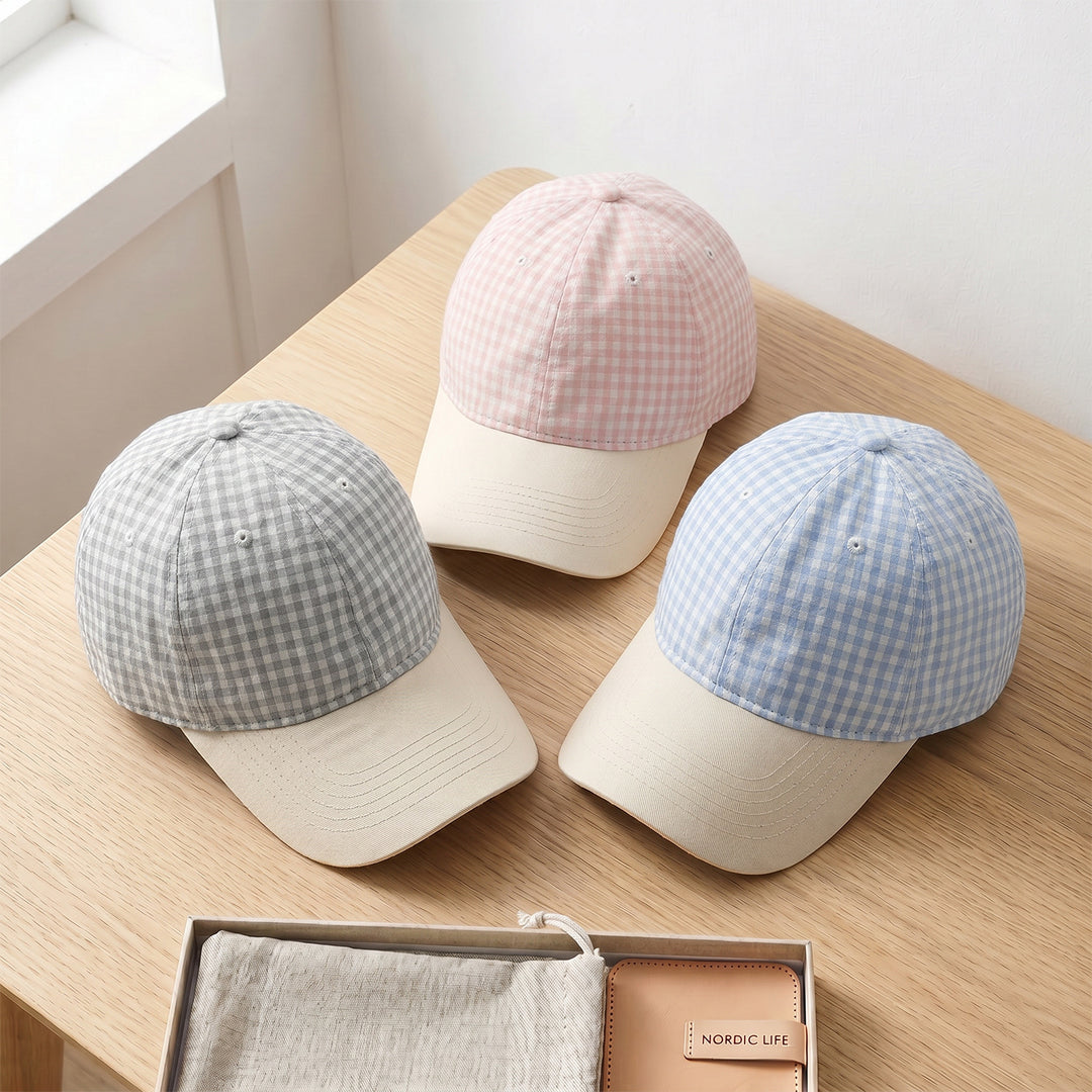 Ladies fashion cap with checkered pattern Bowlift