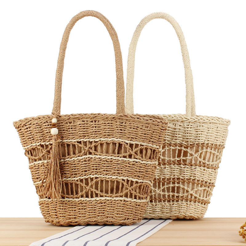 Handmade tote bag with decorative fringes Bowlift