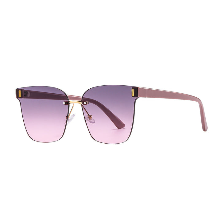 Women’s sunglasses in a modern design with a wide frame Bowlift