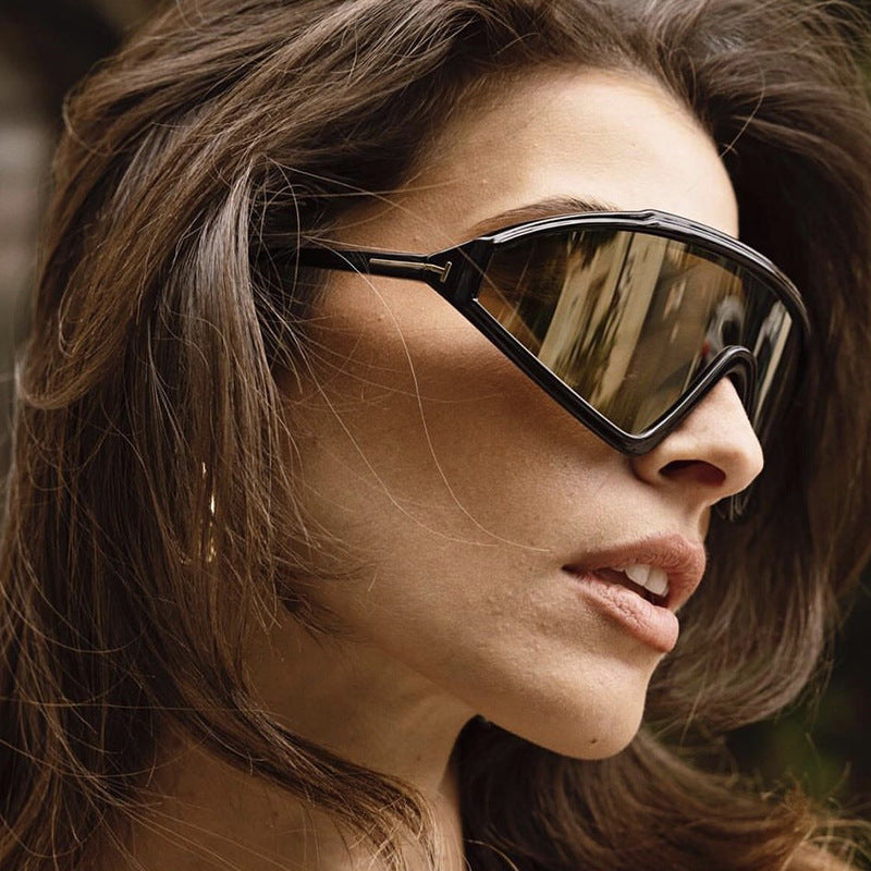 Ladies sport sunglasses with aerodynamic design and UV protection Bowlift