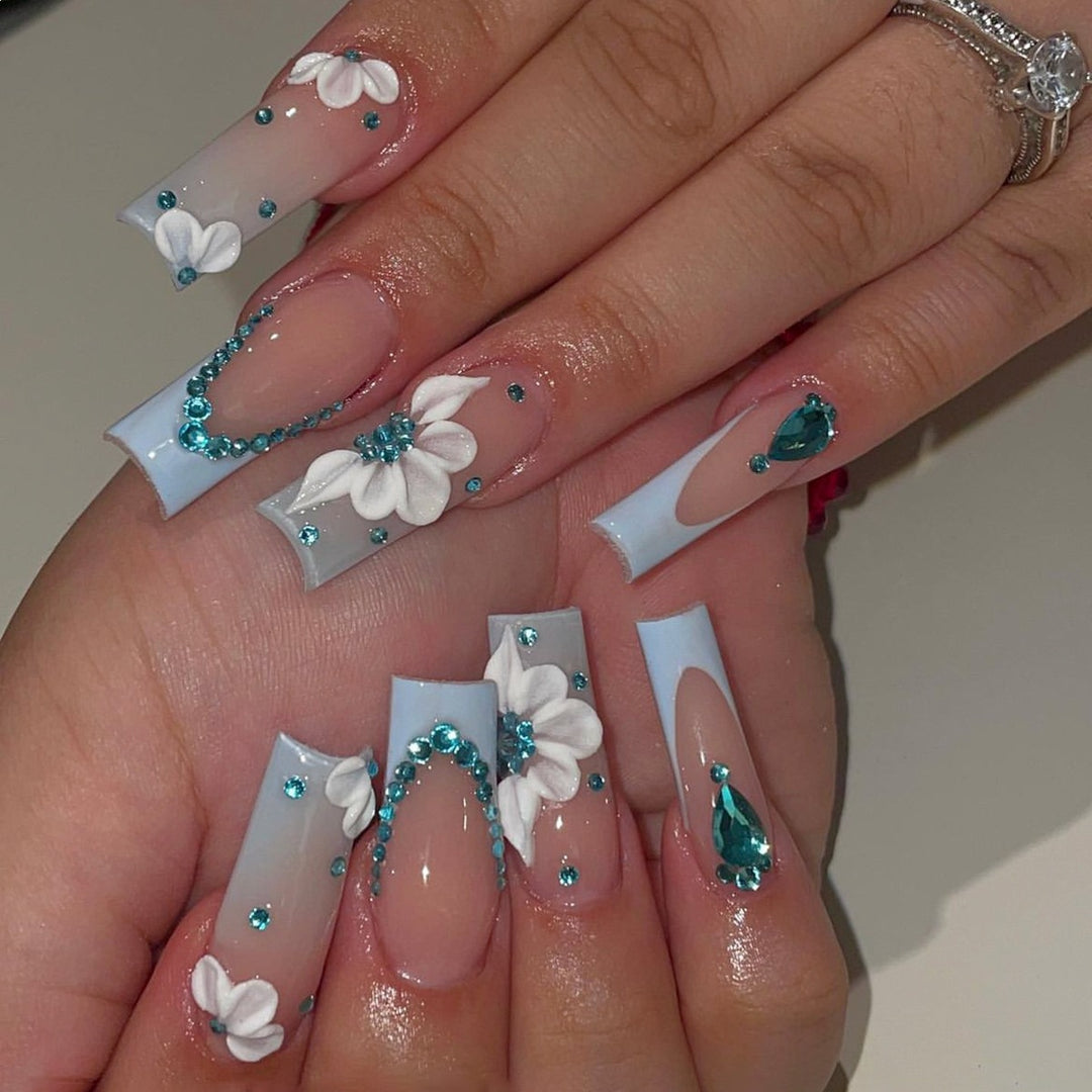 Artificial nail set with luxurious decorations and delicate ombre effect Bowlift