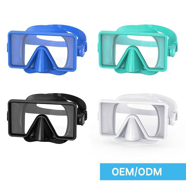 Diving mask with maximum field of view and comfortable silicone rim Bowlift