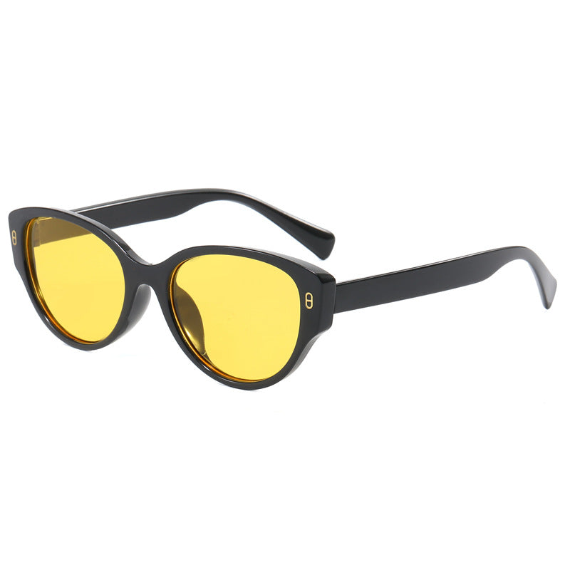 Ladies Cat-Eye Sunglasses with Modern Plastic Frame Bowlift