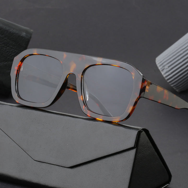 Ladies oversized square sunglasses with modern design Bowlift