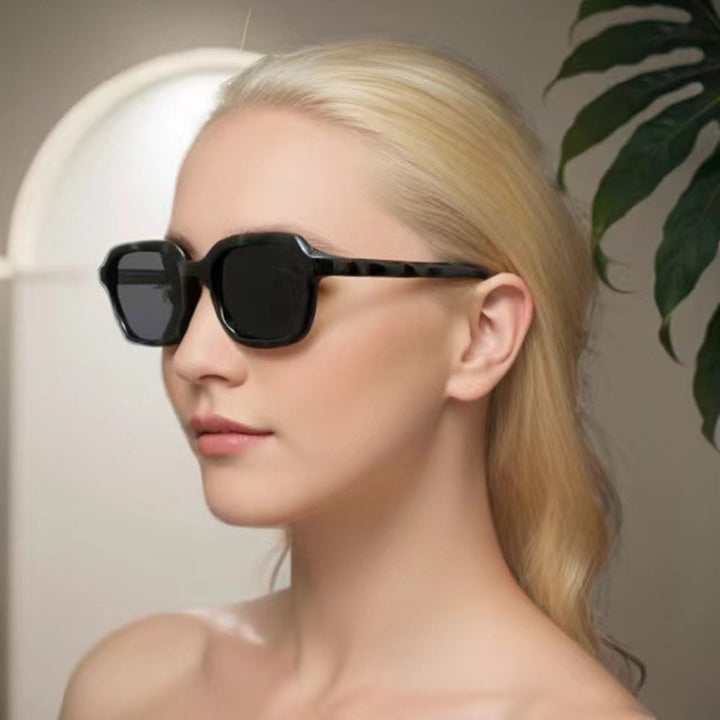 Women stylish sunglasses with distinctive design Bowlift