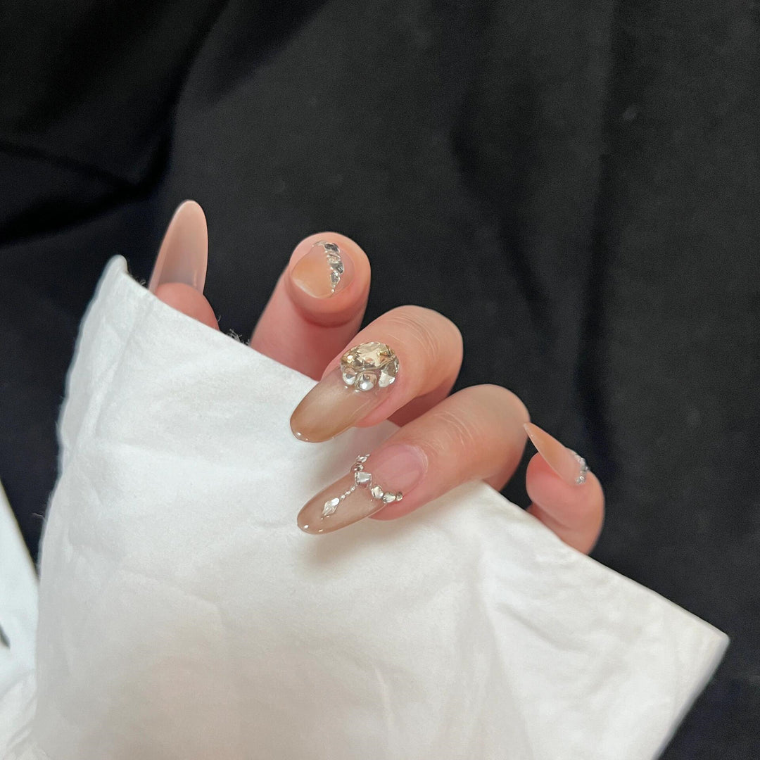 Glamorous Nail Design Kit Bowlift