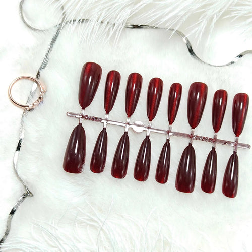 Elegant artificial nails in modern almond shape design Bowlift
