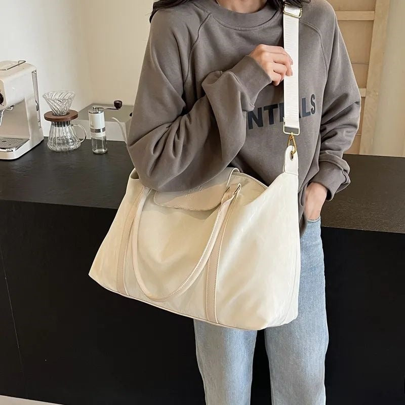 Elegant Weekend Bag Bowlift
