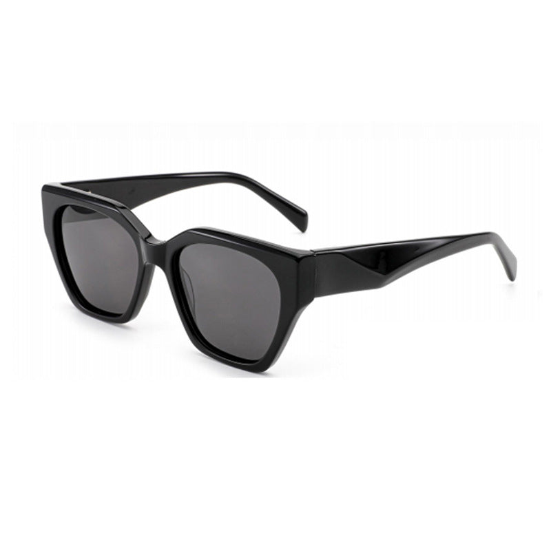 Ladies fashionable sunglasses in modern designer style Bowlift