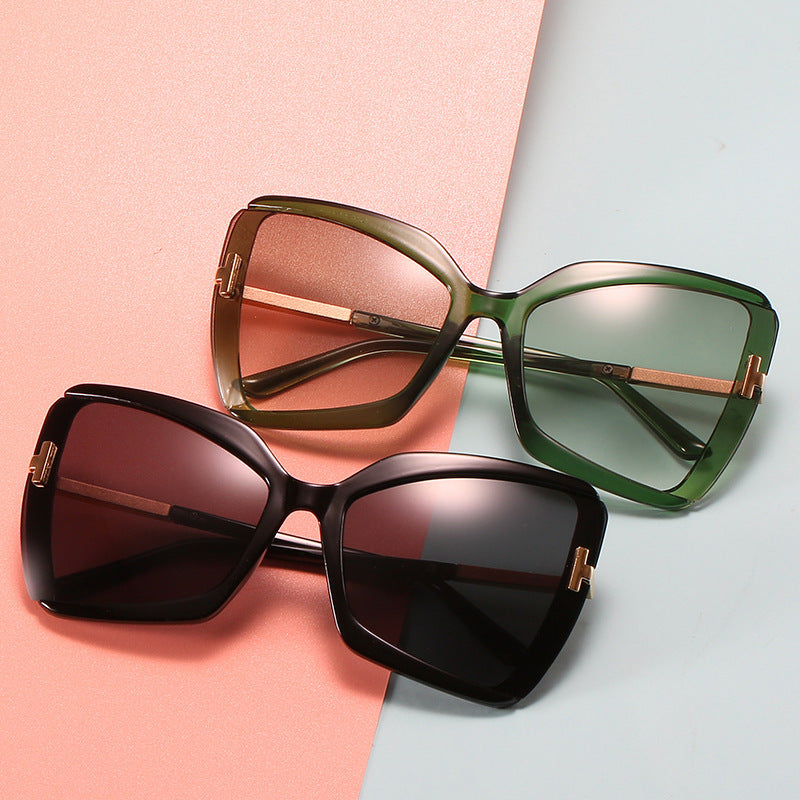 Luxurious Oversized Shield Sunglasses Bowlift