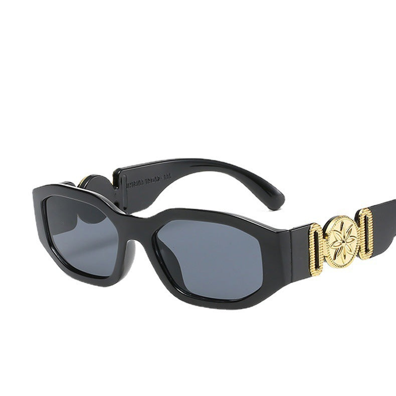 Ladies trendy and stylish sunglasses with luxurious details Bowlift