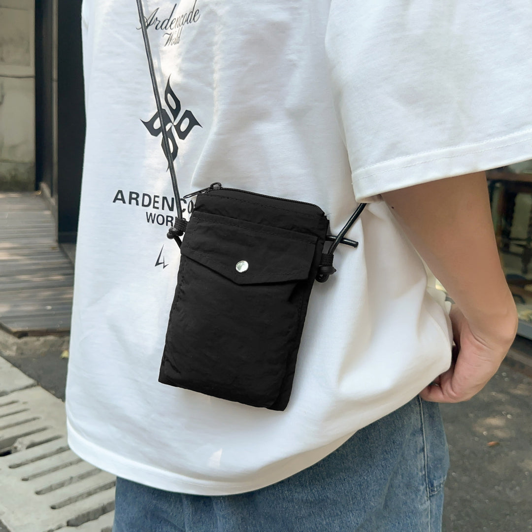 Practical Shoulder Bag with Water-Repellent Material and Adjustable Shoulder Strap Bowlift