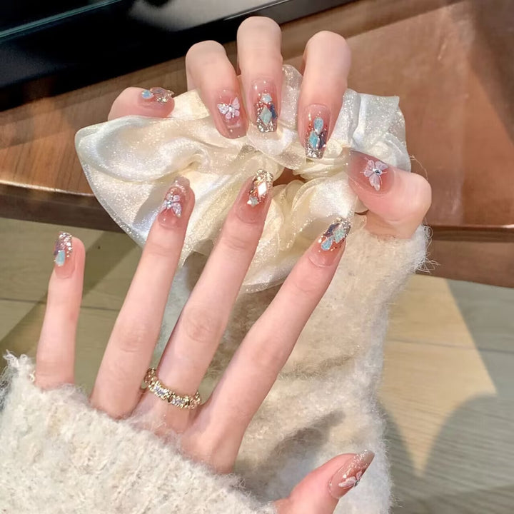 Artistic Floral-Embellished Press-On Nail Art Bowlift