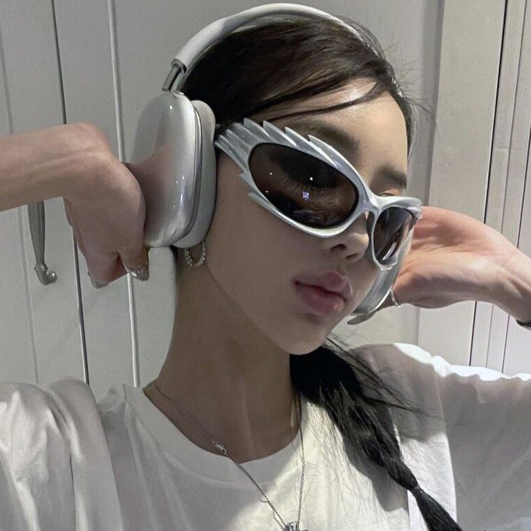 Ladies sporty and stylish sports sunglasses with innovative design Bowlift