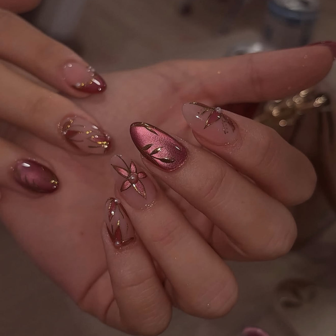 Artificial nail art with playful dots and bows Bowlift