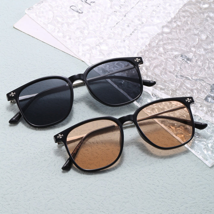 Women Fashion Glasses Frame in Contemporary Design Bowlift