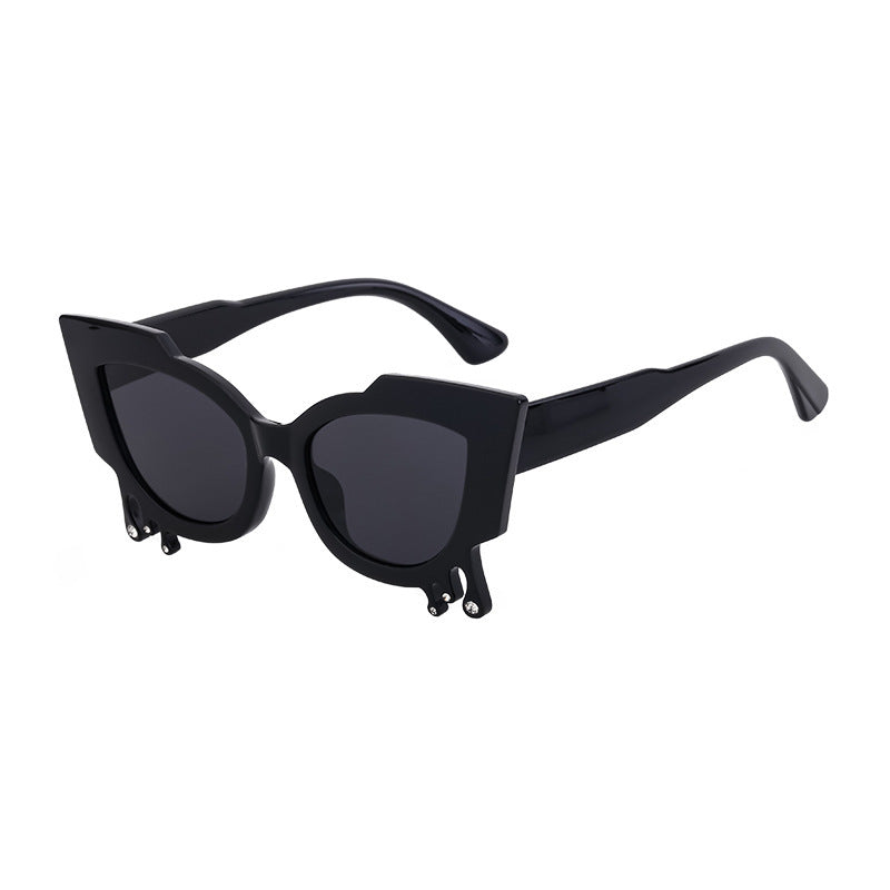 Women Exclusive Cat Eyes Sunglasses with Artistic Details Bowlift