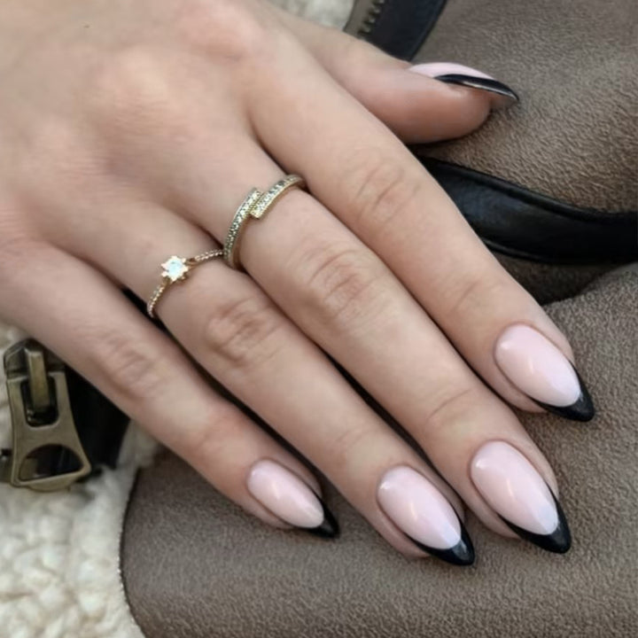 Elegant Stiletto Nail Design Bowlift