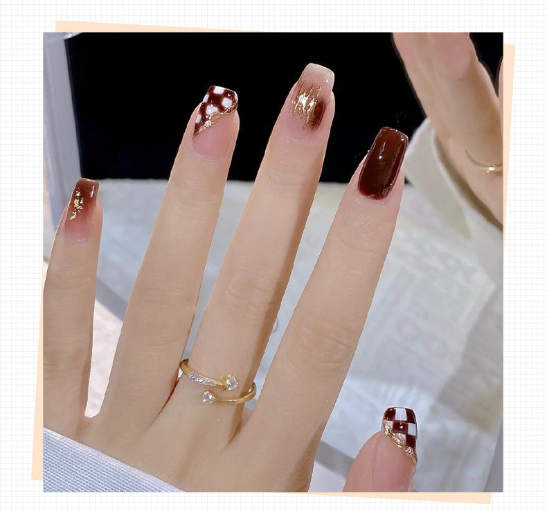 Elegant Nail Art with Gloss Finish Bowlift