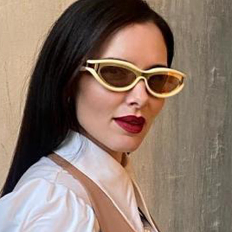 Ladies stylish sunglasses with fashionable flair Bowlift