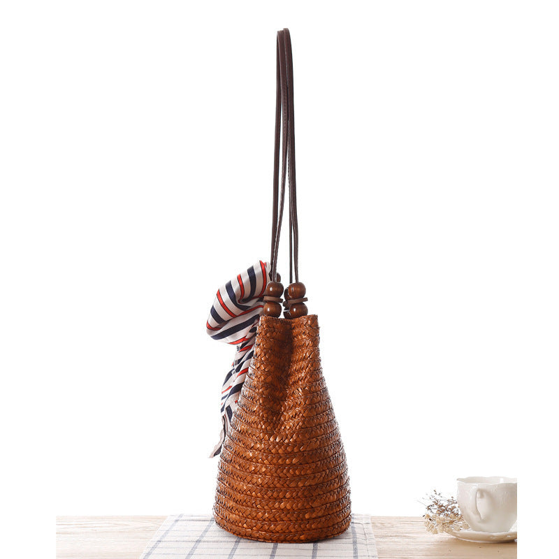 Elegant basket bag with trendy ribbon detail Bowlift