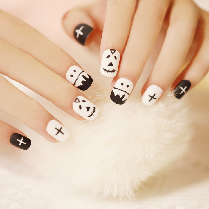Creative Halloween Nail Art Bowlift
