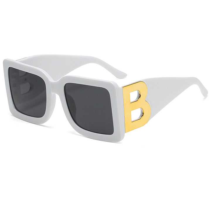 Women Oversized Sunglasses with Decorative Frame Bowlift