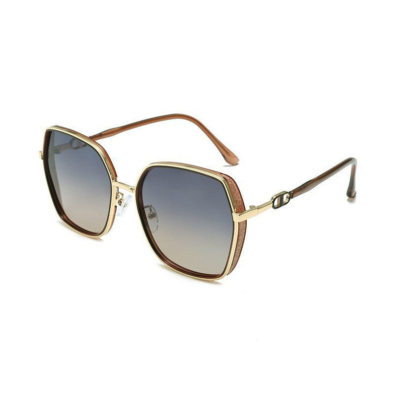Oversized Retro-Inspired Geometric Sunglasses