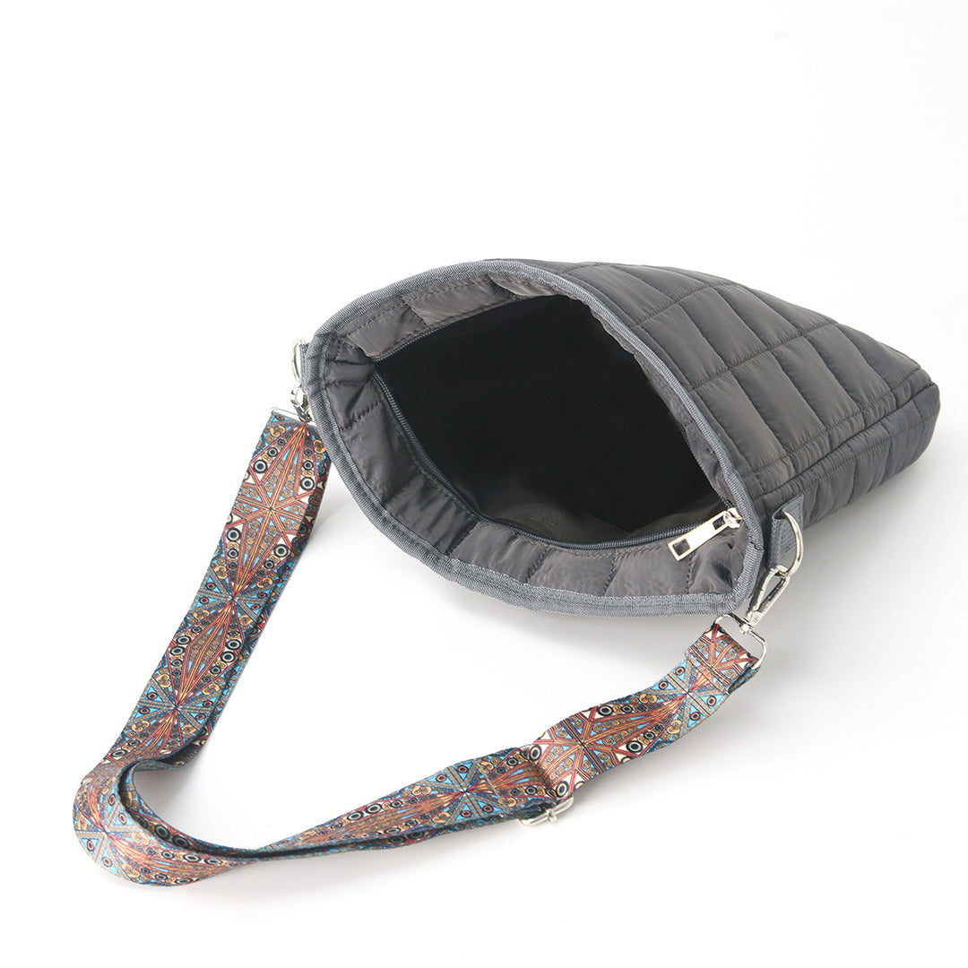 Fashionable shoulder bag with square quilted pattern Bowlift