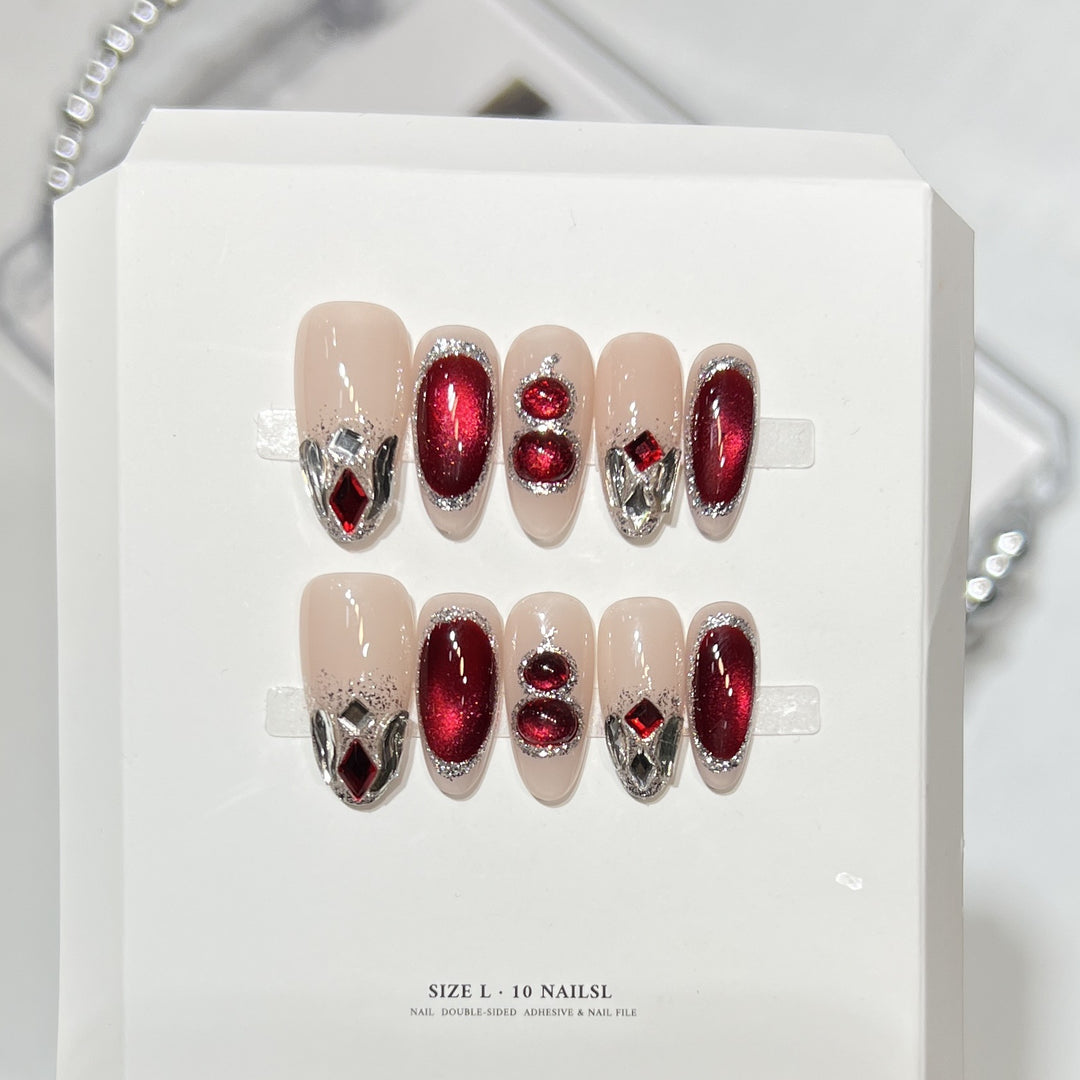 Premium Press-On Nail Art Set with Elegant Heart & Leaf Design Bowlift