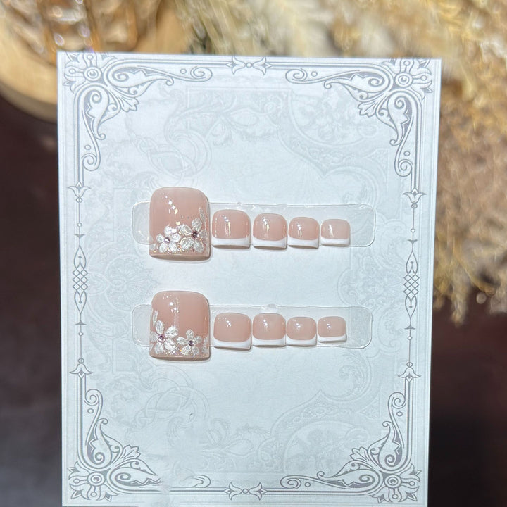 Floral-Inspired Press-On Nail Set Bowlift