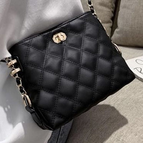 Elegant Quilted Crossbody Bag Bowlift