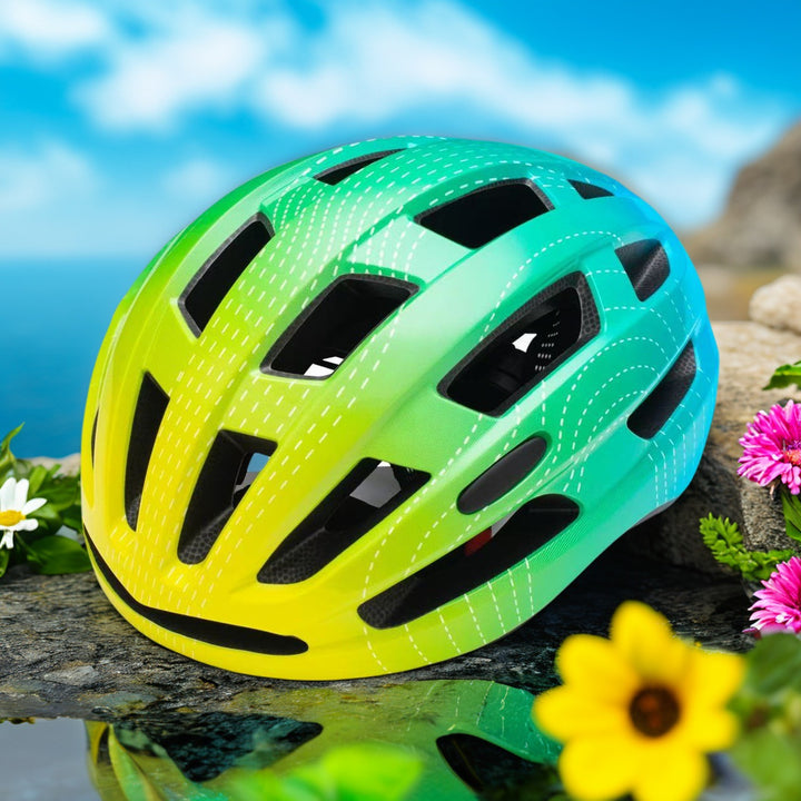 Lightweight Cycling Helmet Bowlift