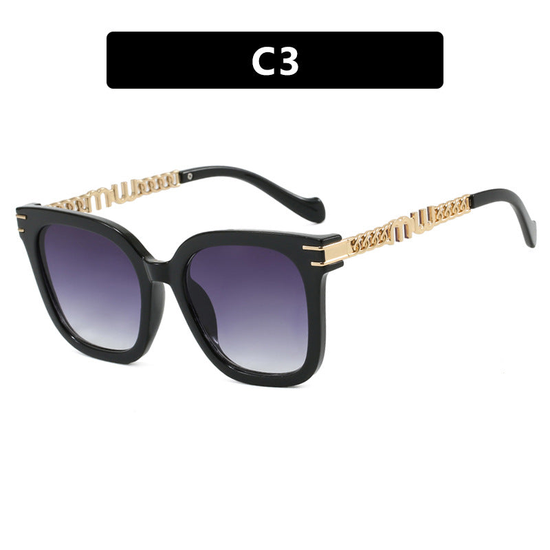 Ladies trendy square sunglasses with elegant frame and stylish gold accent Bowlift