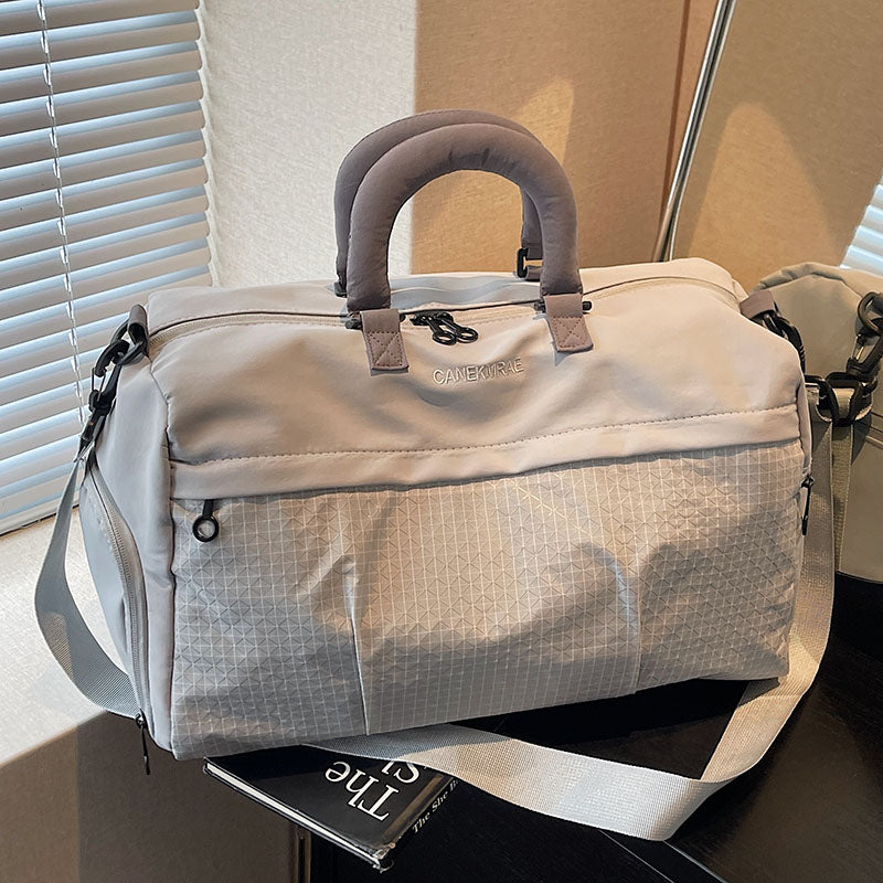 Sporty Travel Bag With Multiple Compartments Bowlift