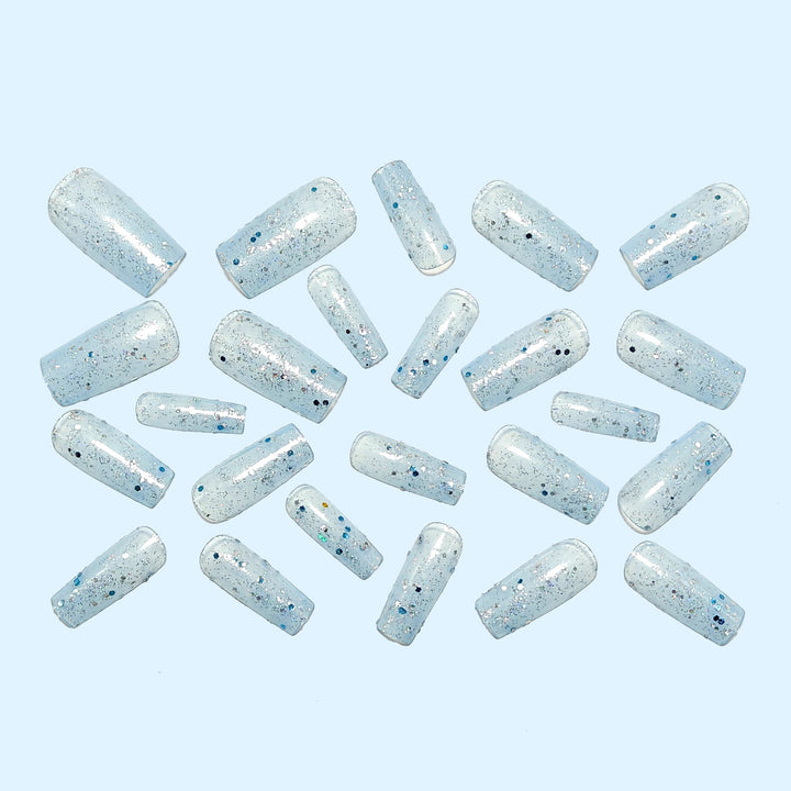 Glamorous artificial nails with exciting glitter effect Bowlift