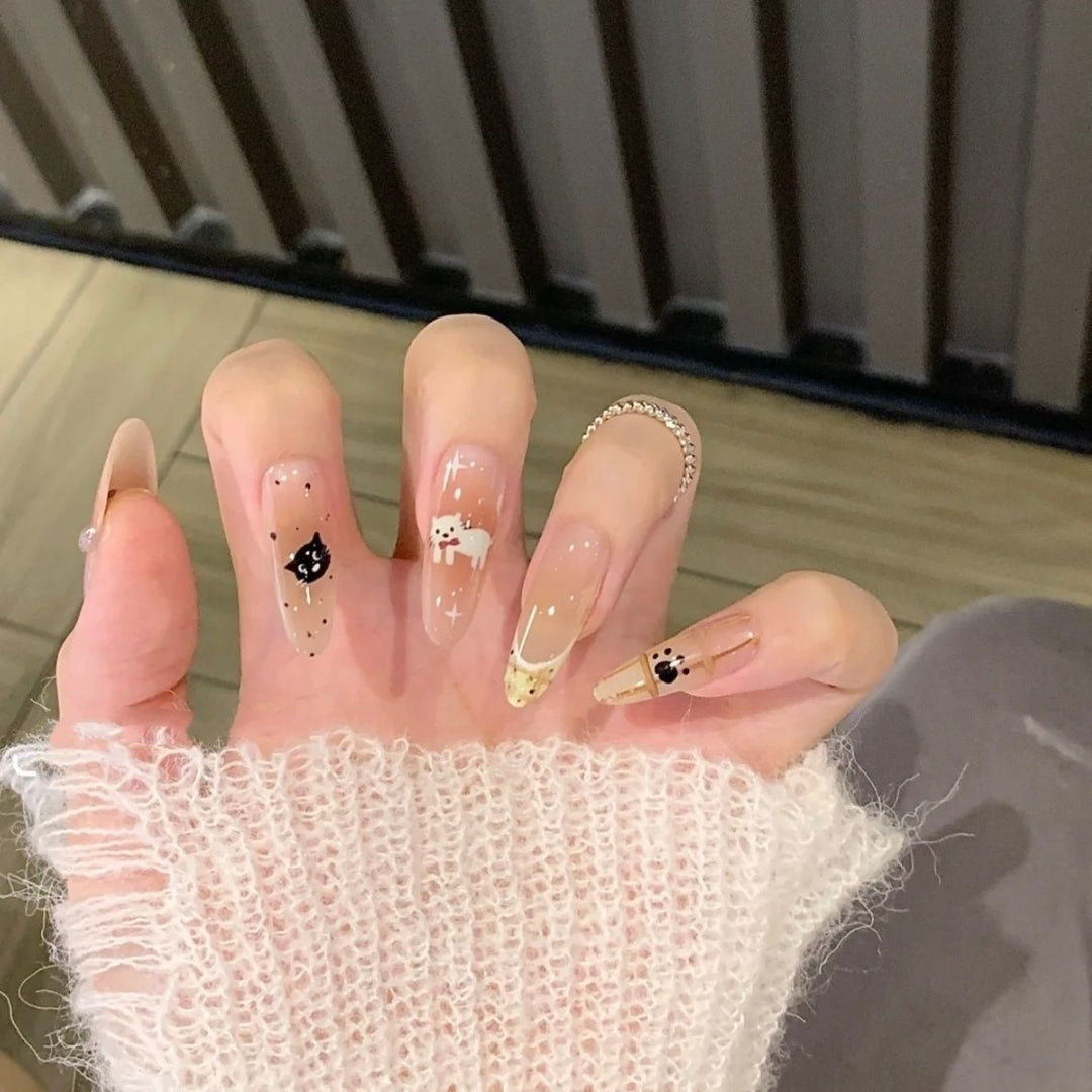 Artful nail designs with cat motif Bowlift