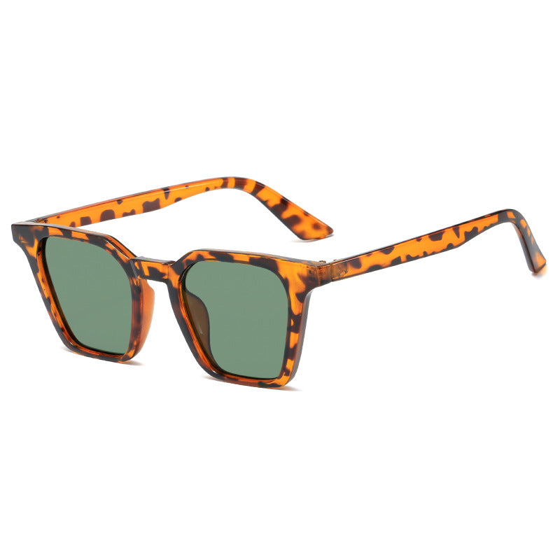 Women's square sunglasses with distinctive shield design and UV protection Bowlift