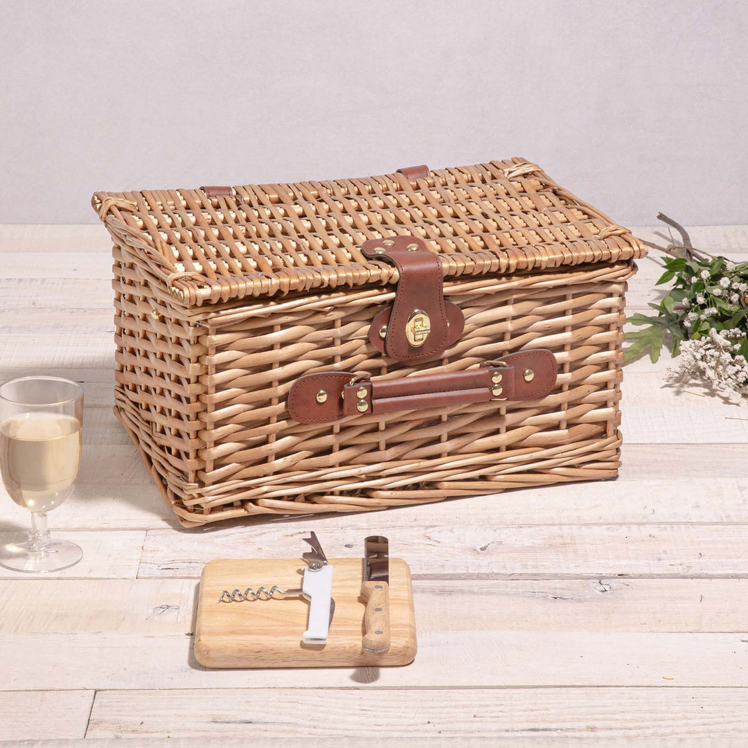 Women's picnic basket with integrated dish set and rustic design Bowlift