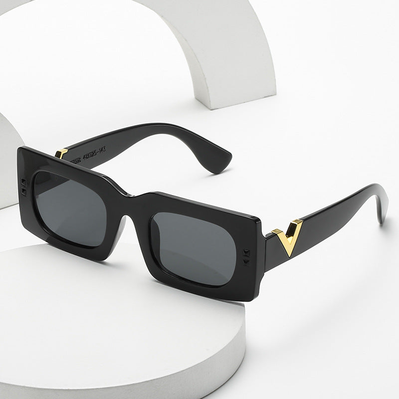 Women's oversized sunglasses with animal print Bowlift