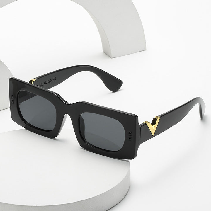 Women's oversized sunglasses with animal print Bowlift