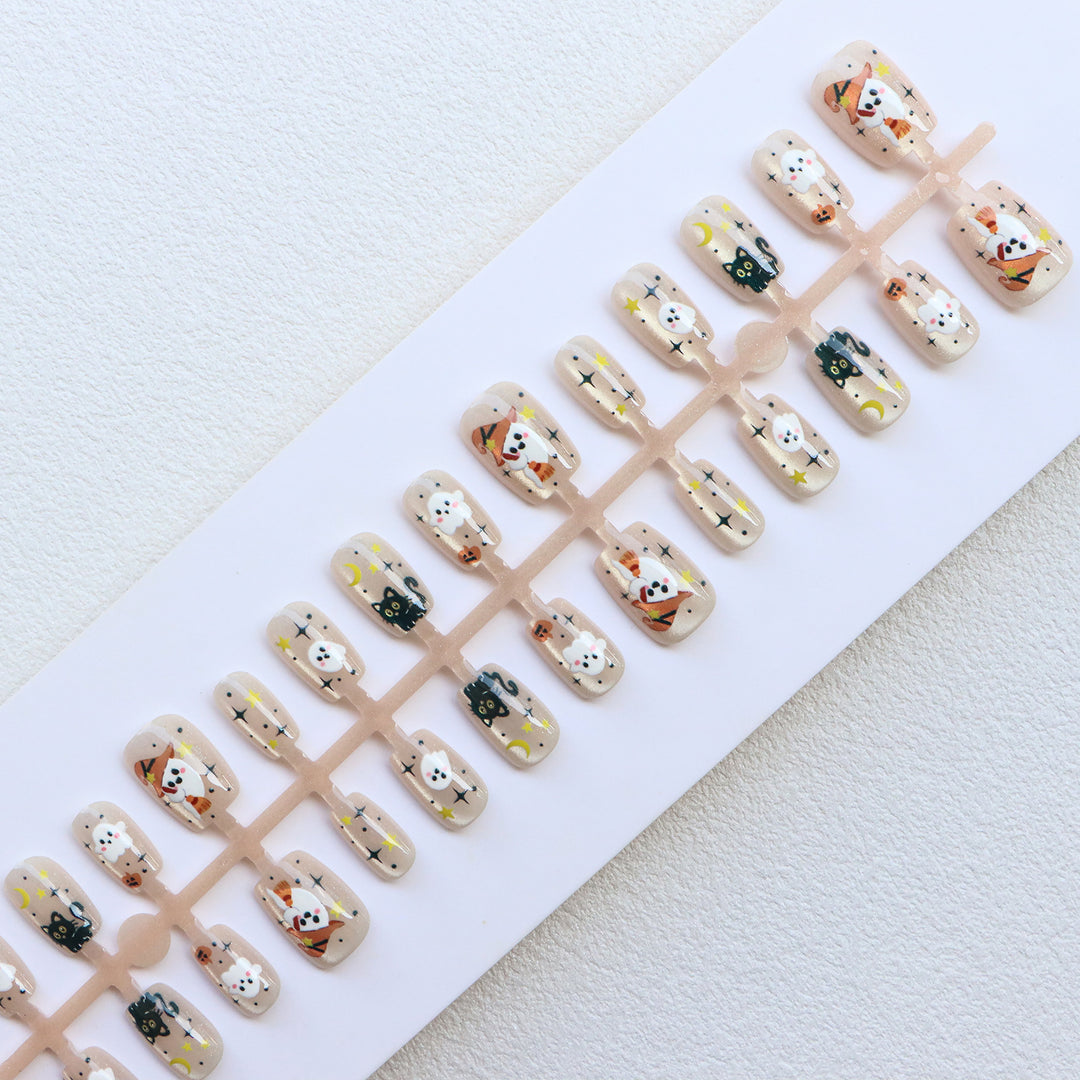 Halloween-Themed Press-On Nail Art Set Bowlift