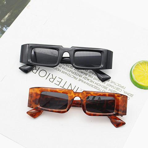 Ladies Fashion Square Sunglasses with Animal Print Bowlift
