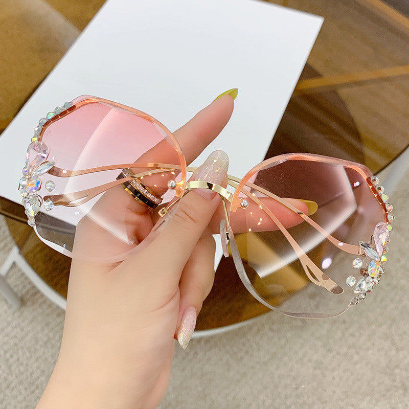 Women's Oversized Sunglasses with Decorative Stones Bowlift