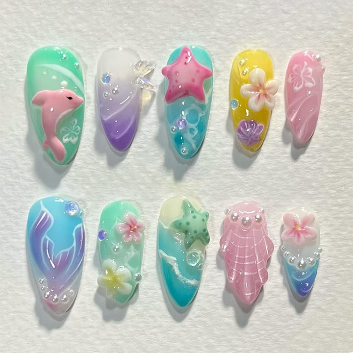 creative nail art set with maritime motifs and sparkling accents Bowlift