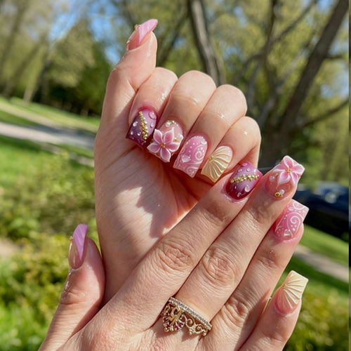 Artificial nail set with floral and glamorous designs Bowlift