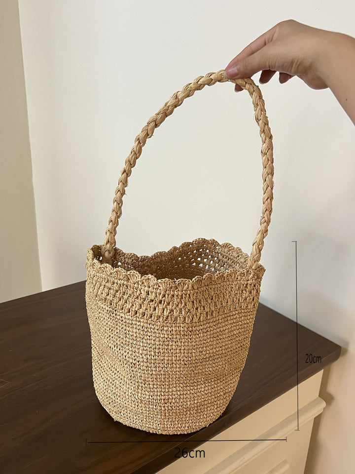 Handcrafted straw bag with soft lining Bowlift
