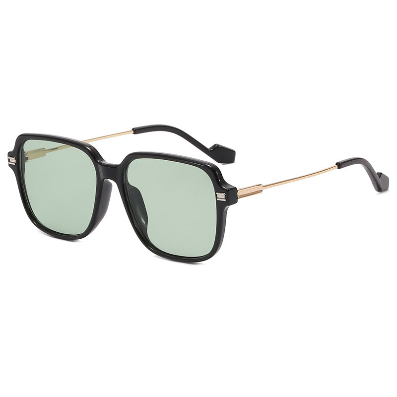 Women's fashionable oversized glasses in elegant design Bowlift