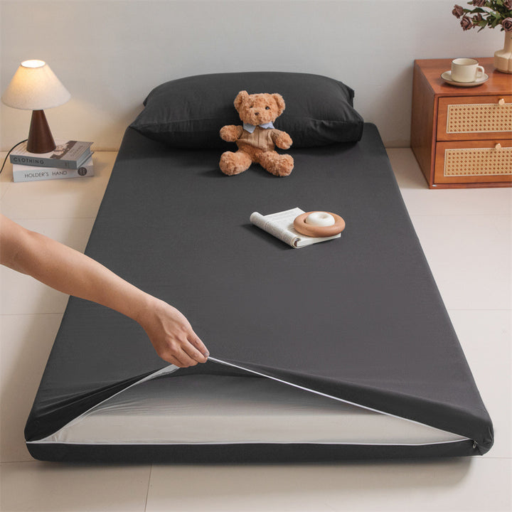 Mattress protector with all-round zipper and breathable microfiber cover