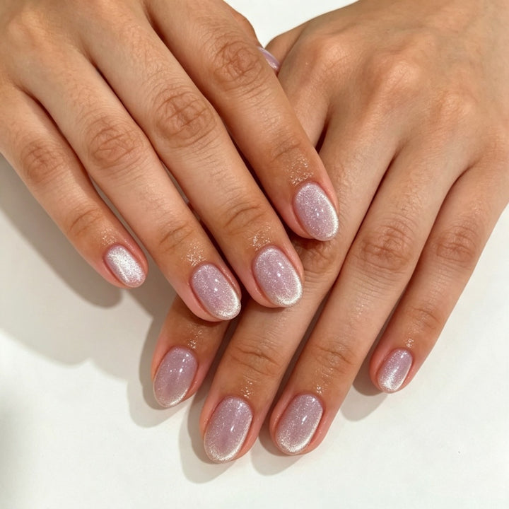 Elegant Artificial Nails with Shimmering Ombre Effect Bowlift